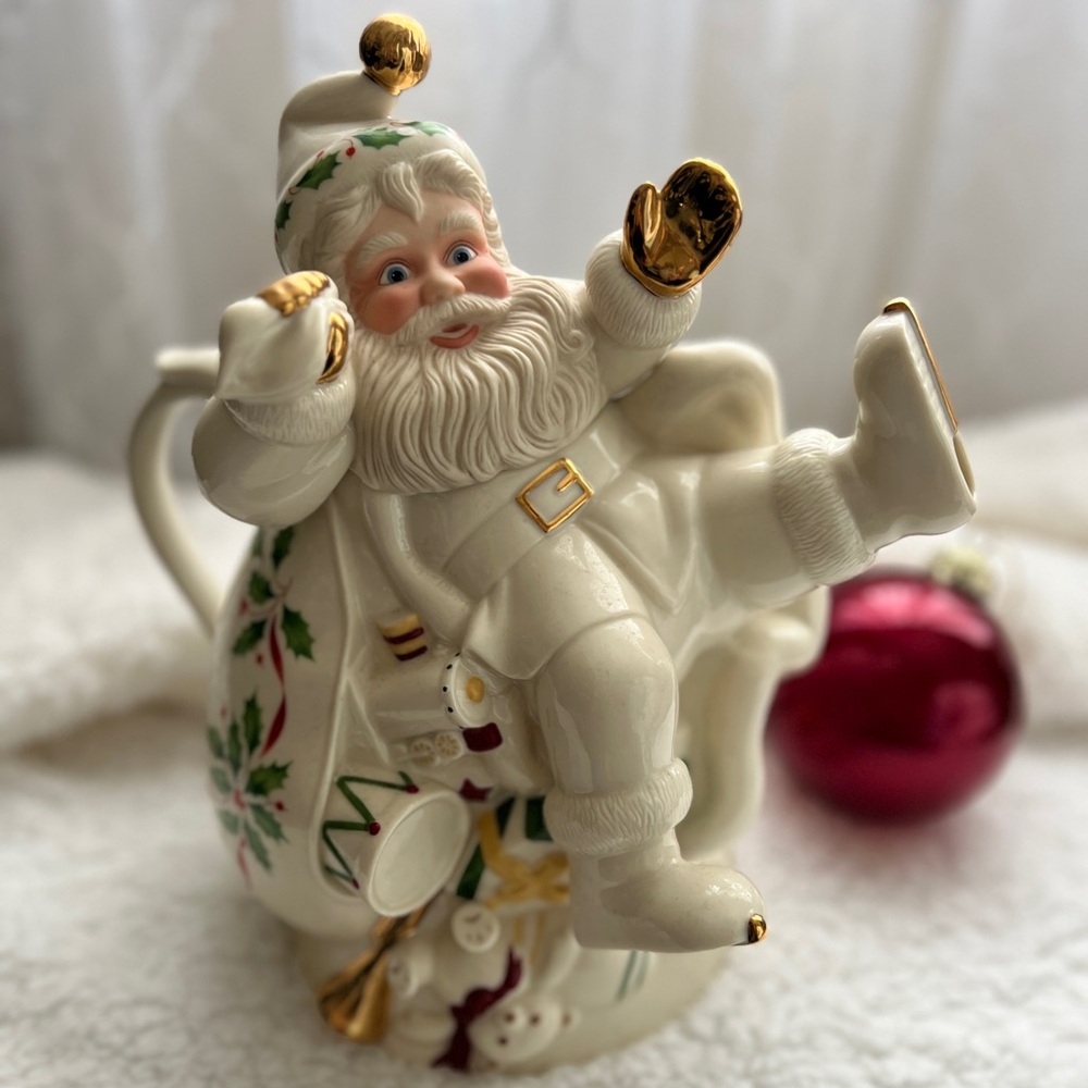 Lenox Holiday Santa Teapot